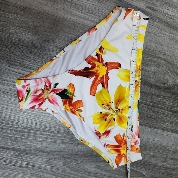 Brandless - FLORAL printed bikini - Picture 6 of 9